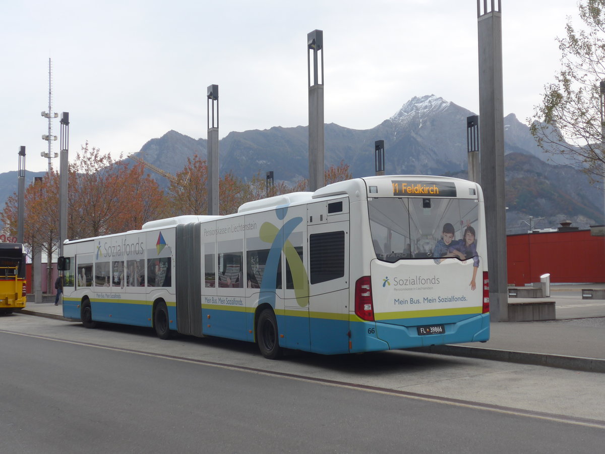 (222'353) - Aus Liechtenstein: PLA Vaduz - Nr. 66/FL 39'866 - Mercedes am 22. Oktober 2020 beim Bahnhof Sargans