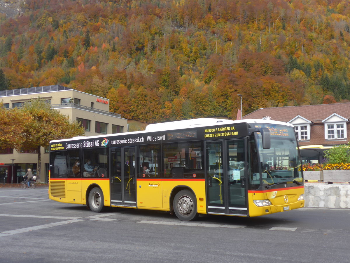 (222'621) - PostAuto Bern - BE 610'532 - Mercedes am 24. Oktober 2020 beim Bahnhof Interlaken Ost