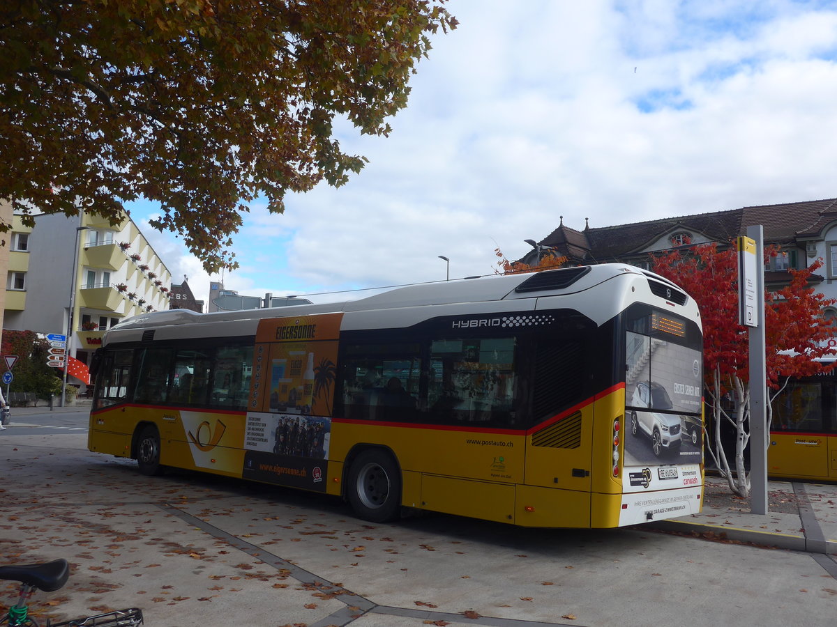 (222'632) - PostAuto Bern - BE 610'543 - Volvo am 24. Oktober 2020 beim Bahnhof Interlaken West