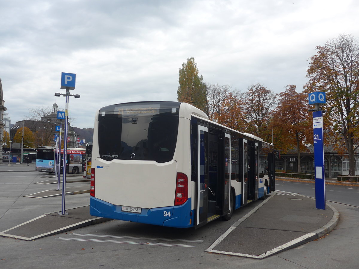 (222'785) - VBL Luzern - Nr. 94/LU 15'728 - Mercedes am 1. November 2020 beim Bahnhof Luzern