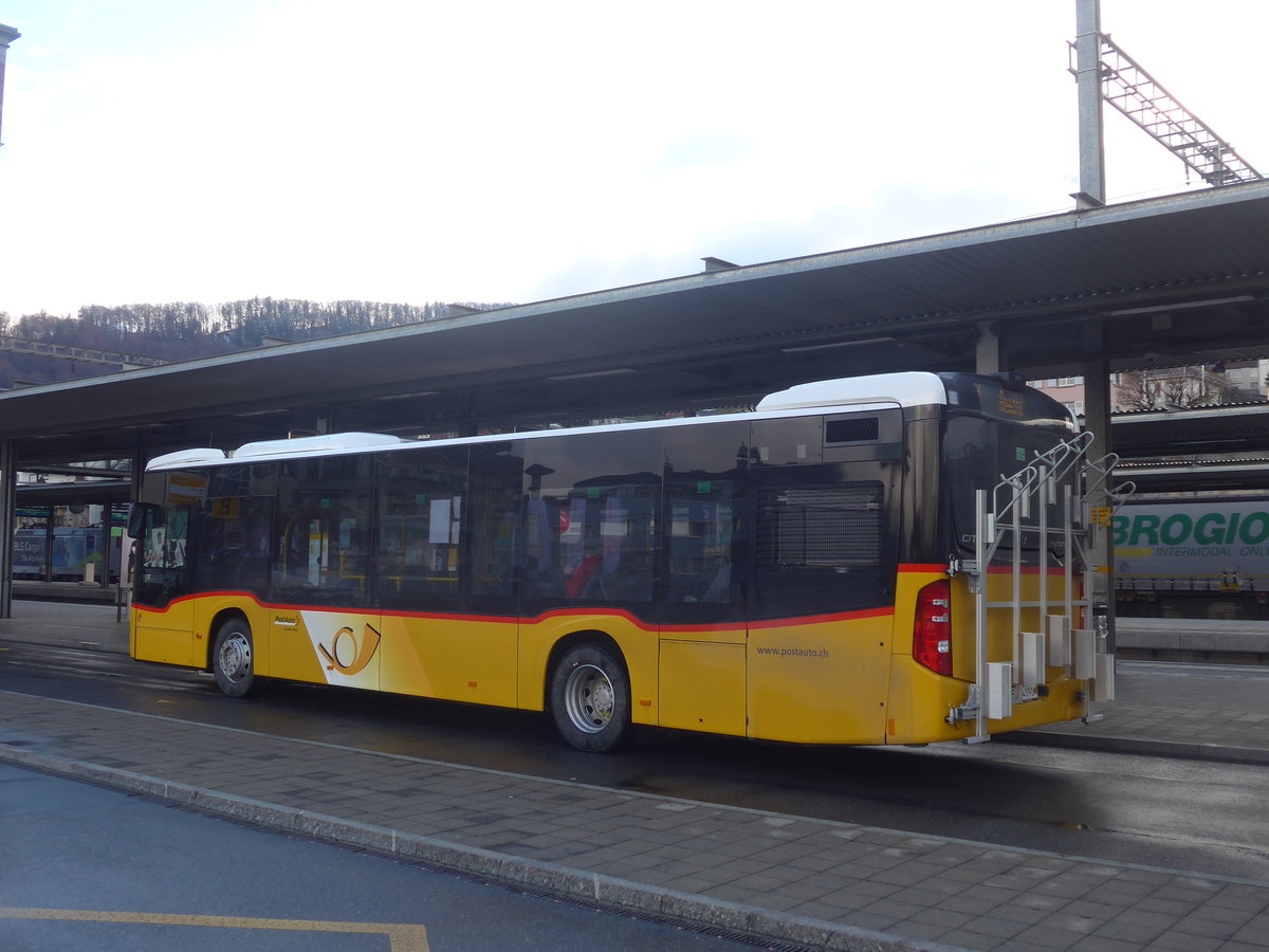 (222'966) - PostAuto Bern - BE 654'090 - Mercedes am 7. Dezember 2020 beim Bahnhof Spiez