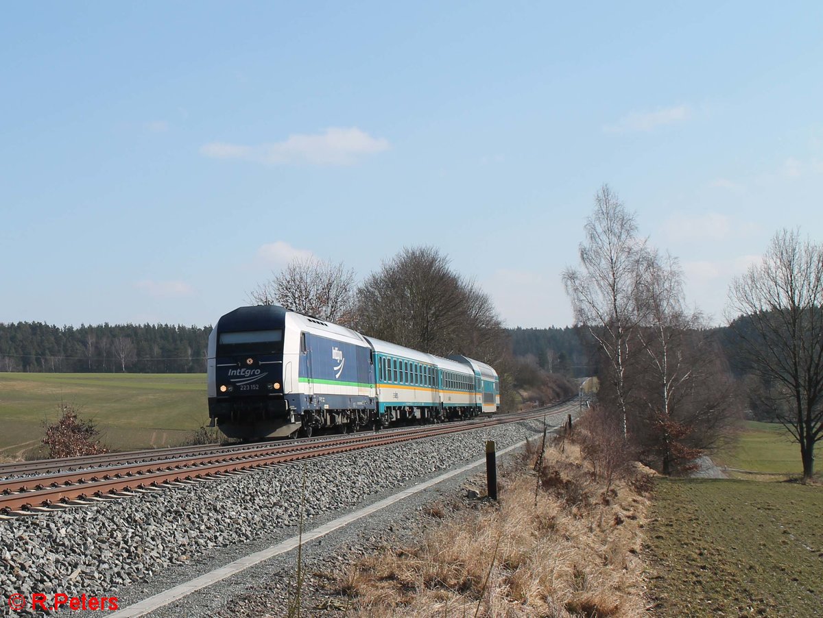 223 152 zieht den ALX84105 M�nchen - Hof bei Naabdemenreuth.22.02.18