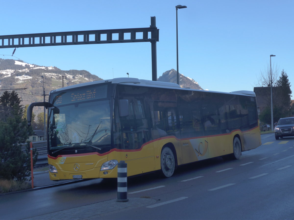 (223'028) - PostAuto Bern - BE 610'540 - Mercedes am 16. Dezember 2020 beim Bahnhof Leissigen
