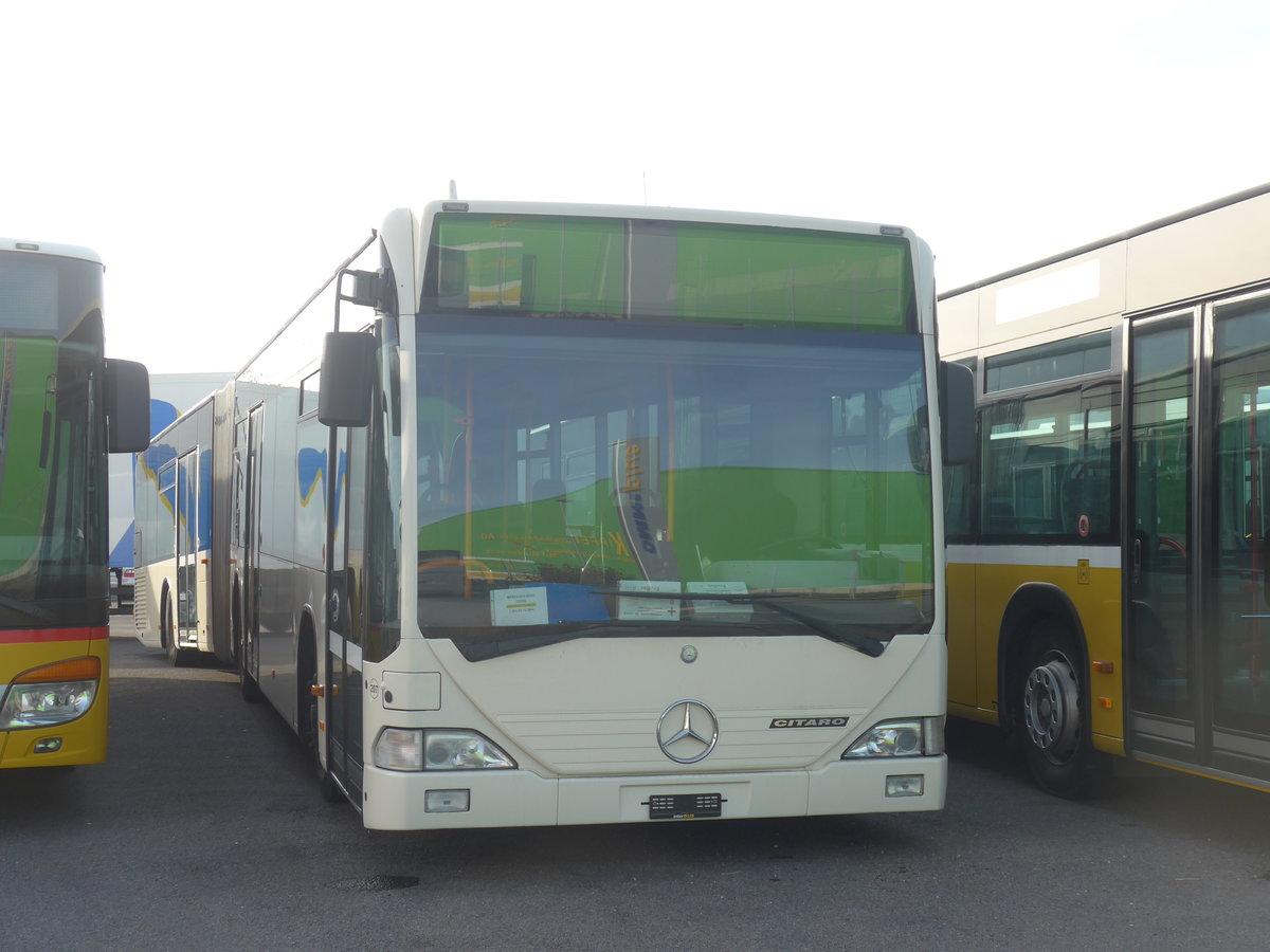 (223'097) - Interbus, Yverdon - Nr. 207 - Mercedes (ex BSU Solothurn Nr. 43) am 26. Dezember 2020 in Kerzers, Interbus