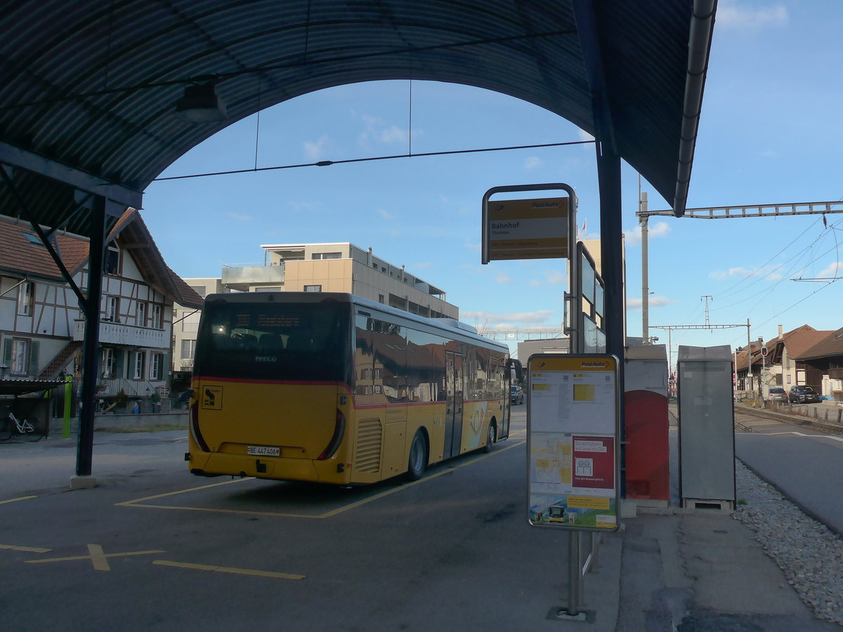 (223'117) - Engeloch, Riggisberg - Nr. 3/BE 447'406 - Iveco am 26. Dezember 2020 beim Bahnhof Thurnen