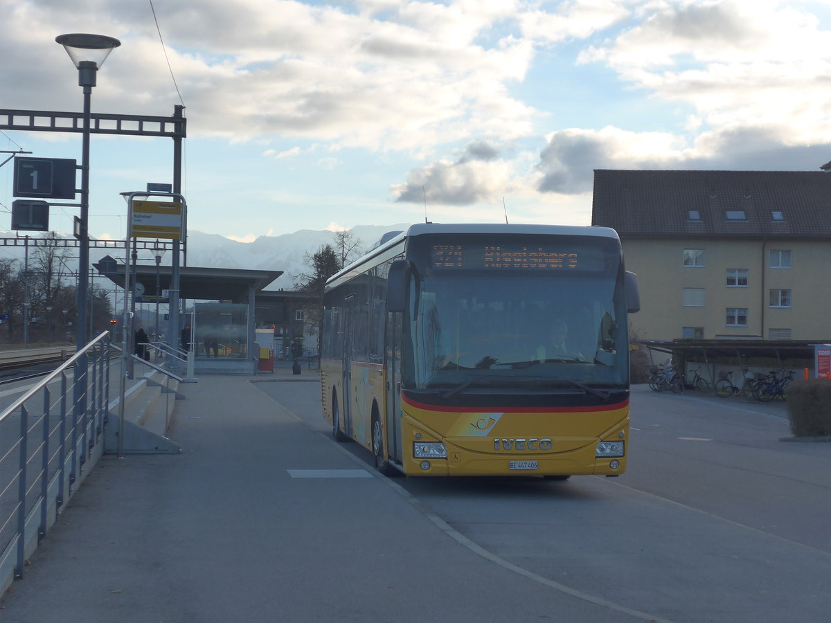 (223'122) - Engeloch, Riggisberg - Nr. 3-BE 447'406 - Iveco am 26. Dezember 2020 beim Bahnhof Toffen