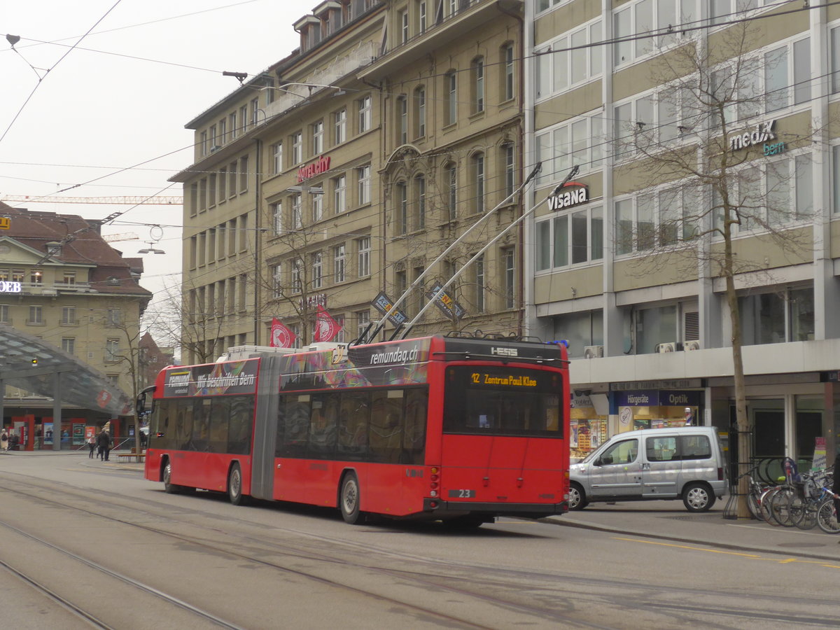 (223'374) - Bernmobil, Bern - Nr. 23 - Hess/Hess Gelenktrolleybus am 6. Februar 2021 beim Bahnhof Bern
