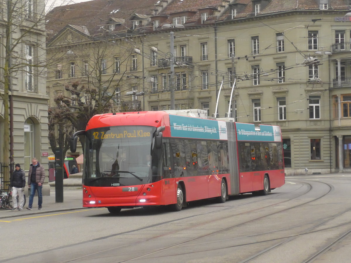(223'384) - Bernmobil, Bern - Nr. 28 - Hess/Hess Gelenktrolleybus am 6. Februar 2021 beim Bahnhof Bern