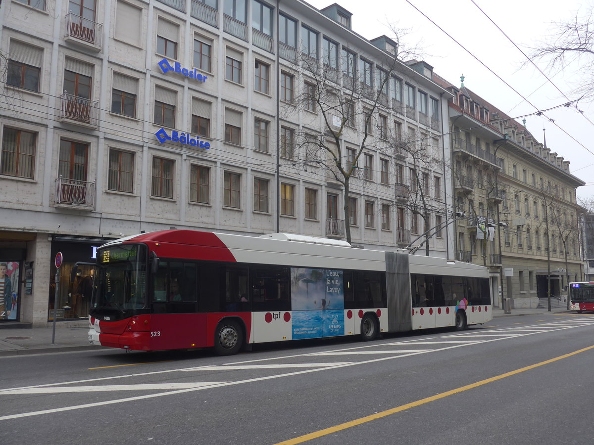 (223'525) - TPF Fribourg - Nr. 523 - Hess/Hess Gelenktrolleybus am 12. Februar 2021 beim Bahnhof Fribourg