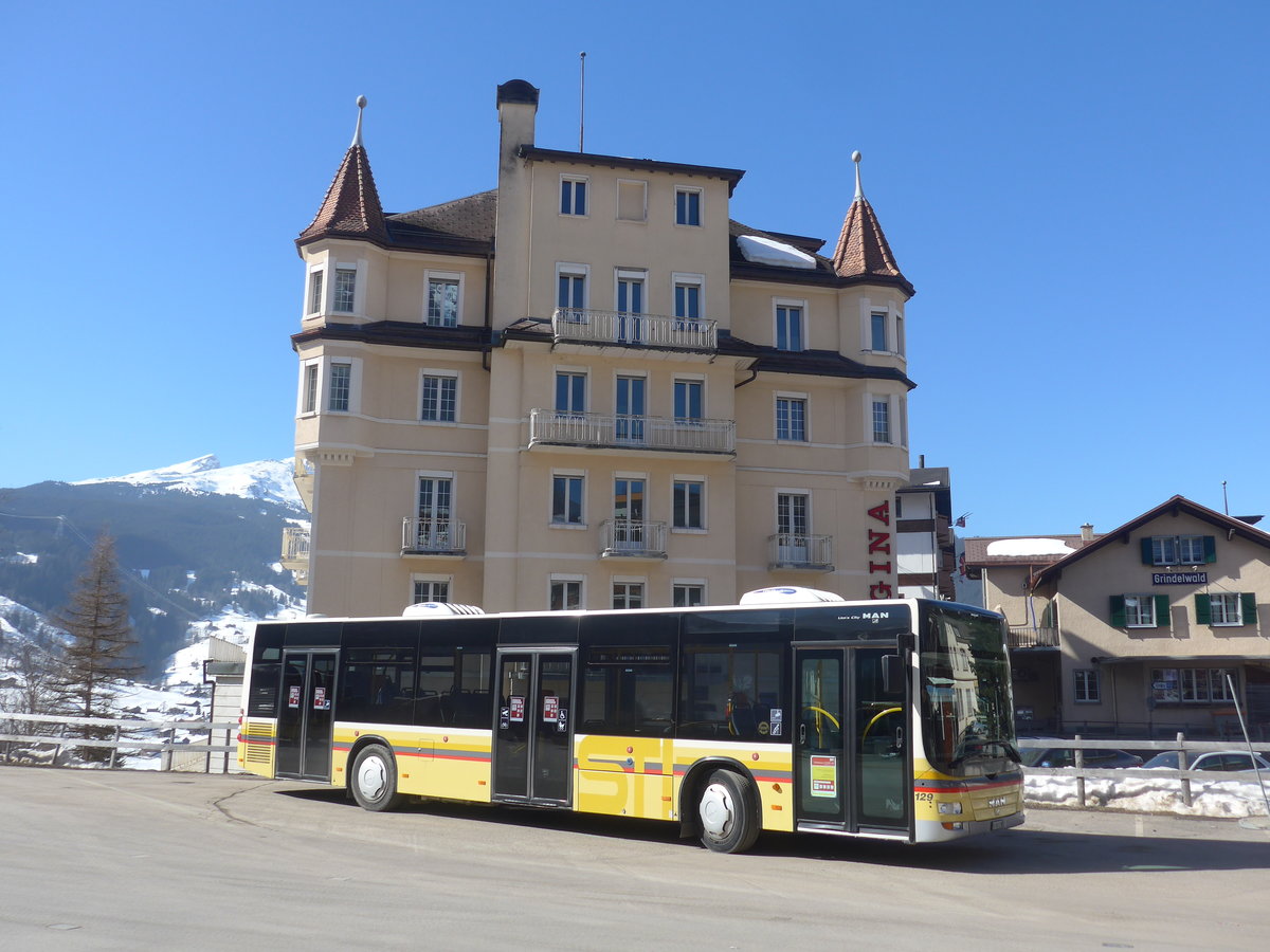 (223'862) - STI Thun - Nr. 129/BE 800'129 - MAN am 28. Februar 2021 beim Bahnhof Grindelwald (Einsatz Grindelwaldbus)