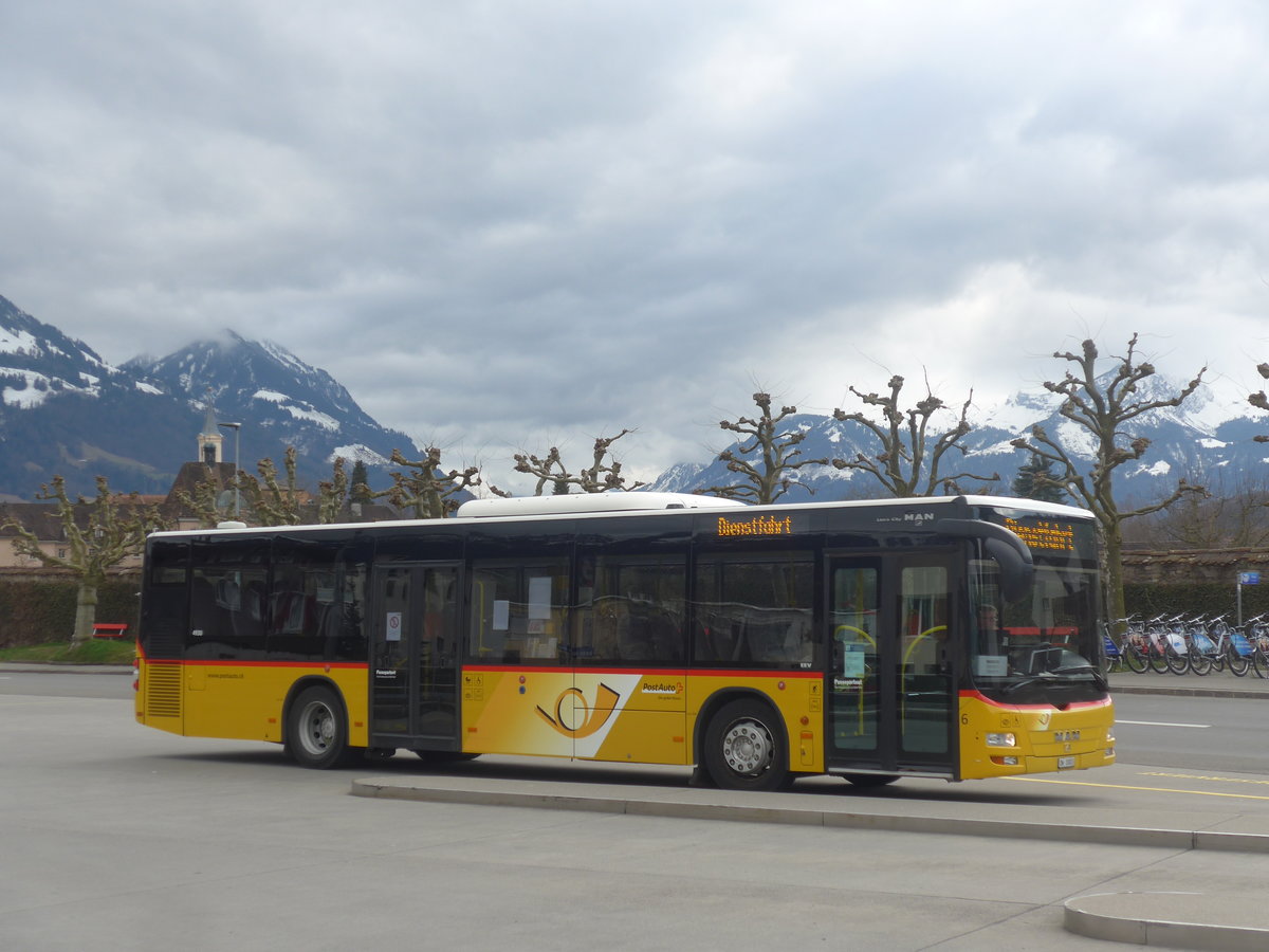 (224'463) - PostAuto Zentralschweiz - Nr. 6/OW 10'003 - MAN am 27. Mrz 2021 beim Bahnhof Sarnen