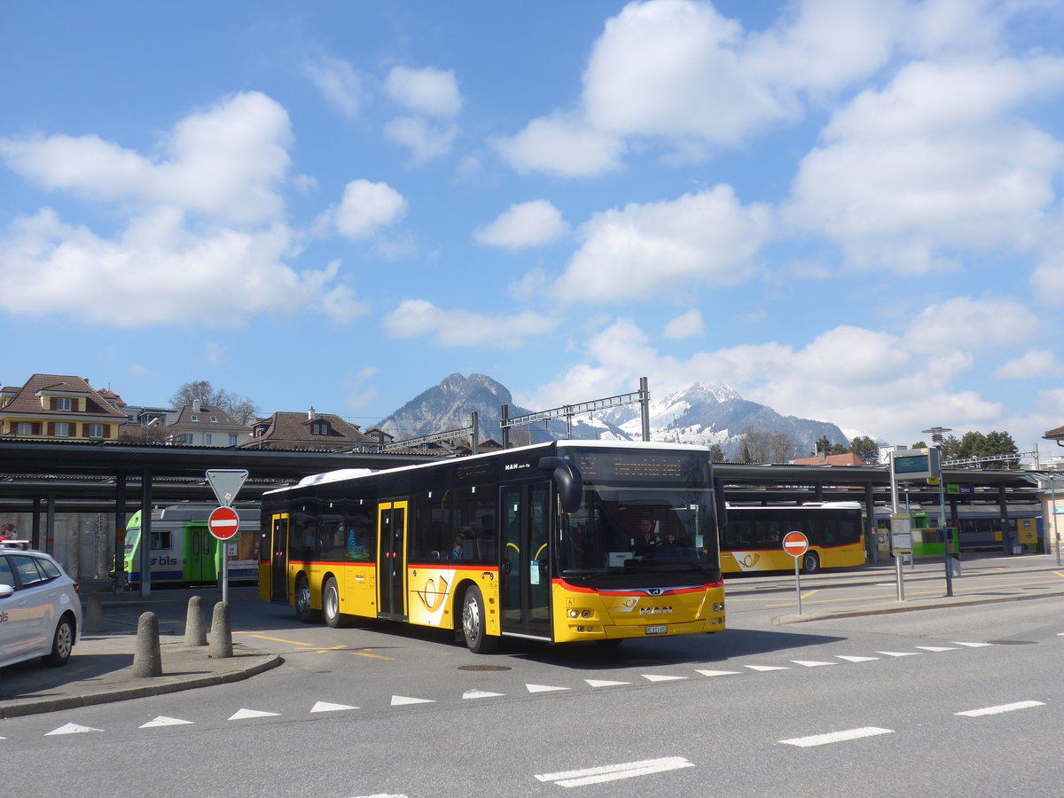 (224'980) - PostAuto Bern - BE 811'692 - MAN am 14. April 2021 beim Bahnhof Spiez