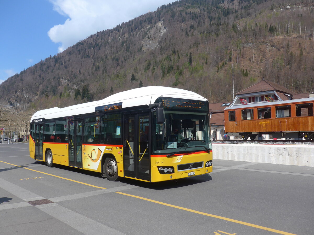 (225'204) - PostAuto Bern - BE 610'542 - Volvo am 21. April 2021 beim Bahnhof Interlaken Ost