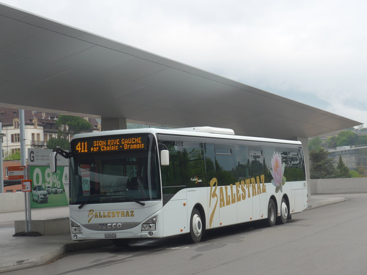 (225'375) - Ballestraz, Grne - VS 494'274 - Iveco (ex Vorfhrfahrzeug Iveco France) am 1. Mai 2021 in Sierre, Busbahnhof
