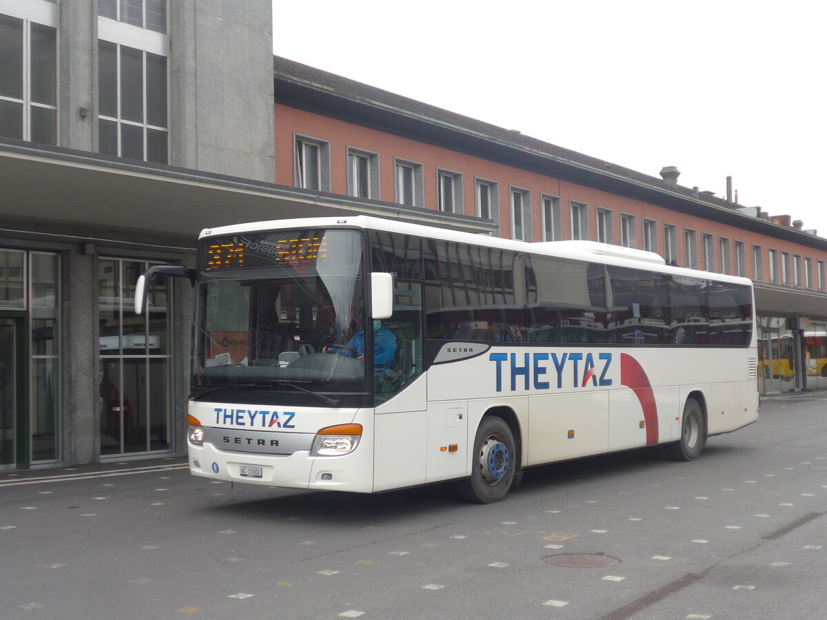 (225'410) - Theytaz, Sion - VS 11'002 - Setra am 1. Mai 2021 beim Bahnhof Sion
