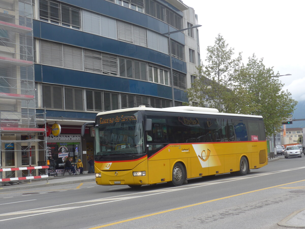 (225'433) - PostAuto Wallis - Nr. 5/VS 355'167 - Irisbus am 1. Mai 2021 beim Bahnhof Sion