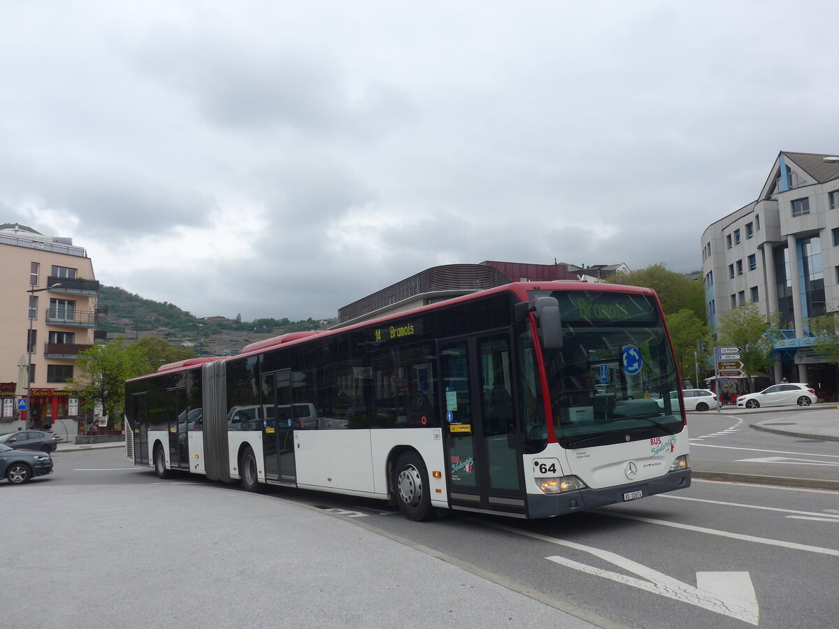 (225'442) - PostAuto Wallis - Nr. 64/VS 12'674 - Mercedes (ex Lathion, Sion Nr. 64) am 1. Mai 2021 beim Bahnhof Sion
