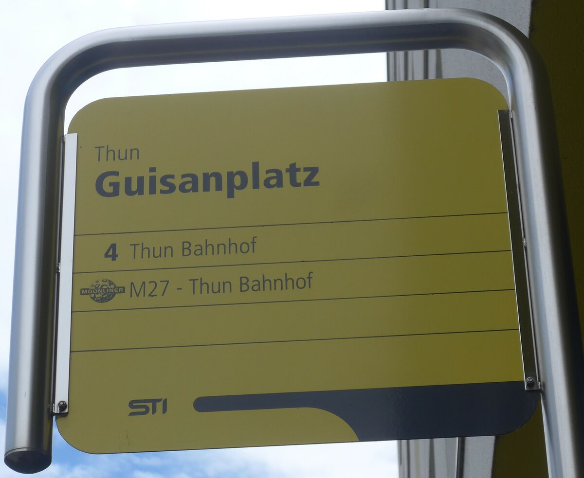 (225'701) - STI-Haltestellenschild - Thun, Guisanplatz - am 3. Juni 2021