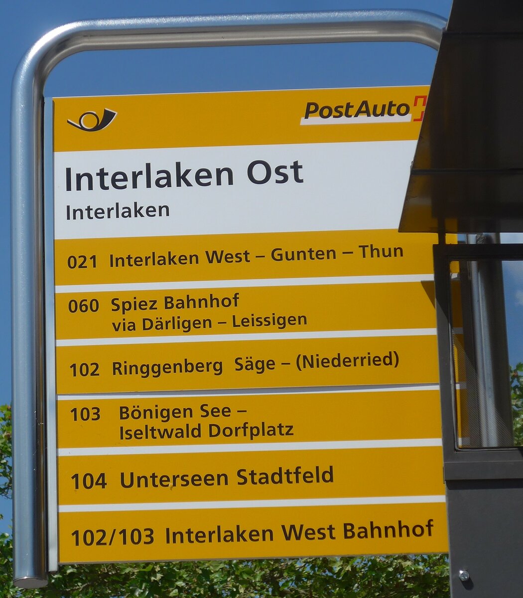 (225'848) - PostAuto-Haltestellenschild - Interlaken, Interlaken Ost - am 11. Juni 2021