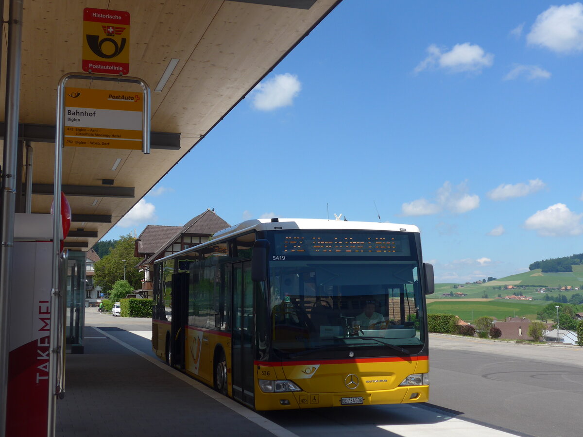 (225'877) - PostAuto Bern - Nr. 536/BE 734'536 - Mercedes am 13. Juni 2021 beim Bahnhof Biglen