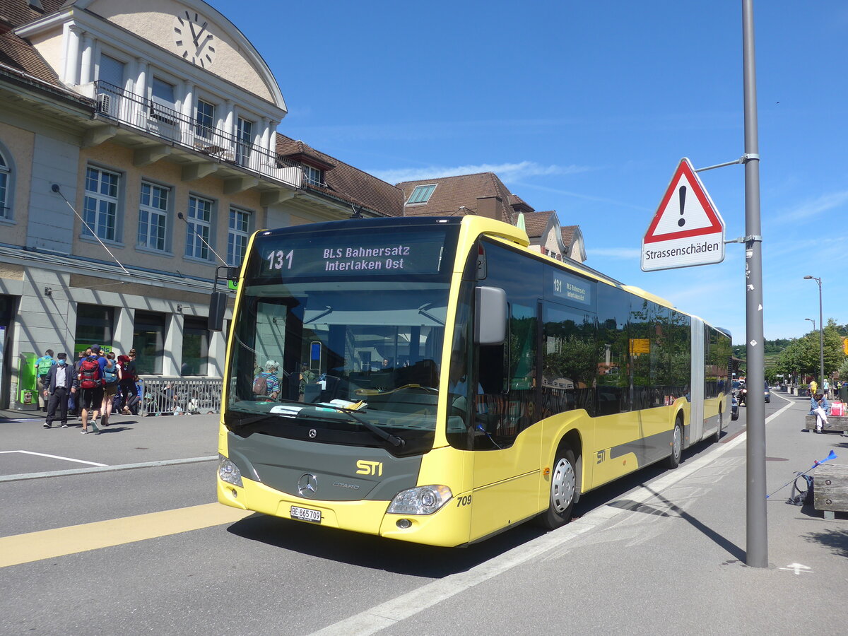 (226'028) - STI Thun - Nr. 709/BE 865'709 - Mercedes am 26. Juni 2021 beim Bahnhof Spiez