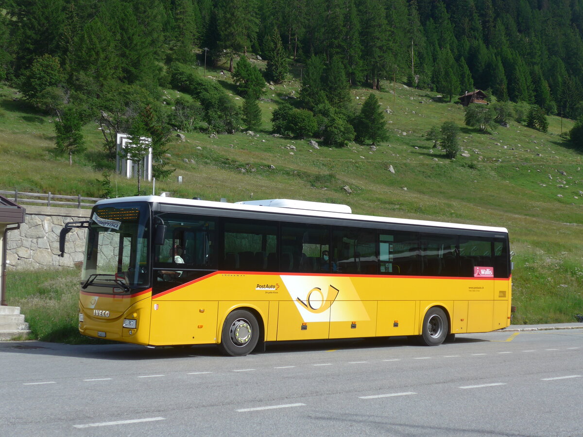 (226'092) - Seiler, Ernen - VS 445'912 - Iveco (ex PostAuto Wallis) am 3. Juli 2021 beim Bahnhof Oberwald
