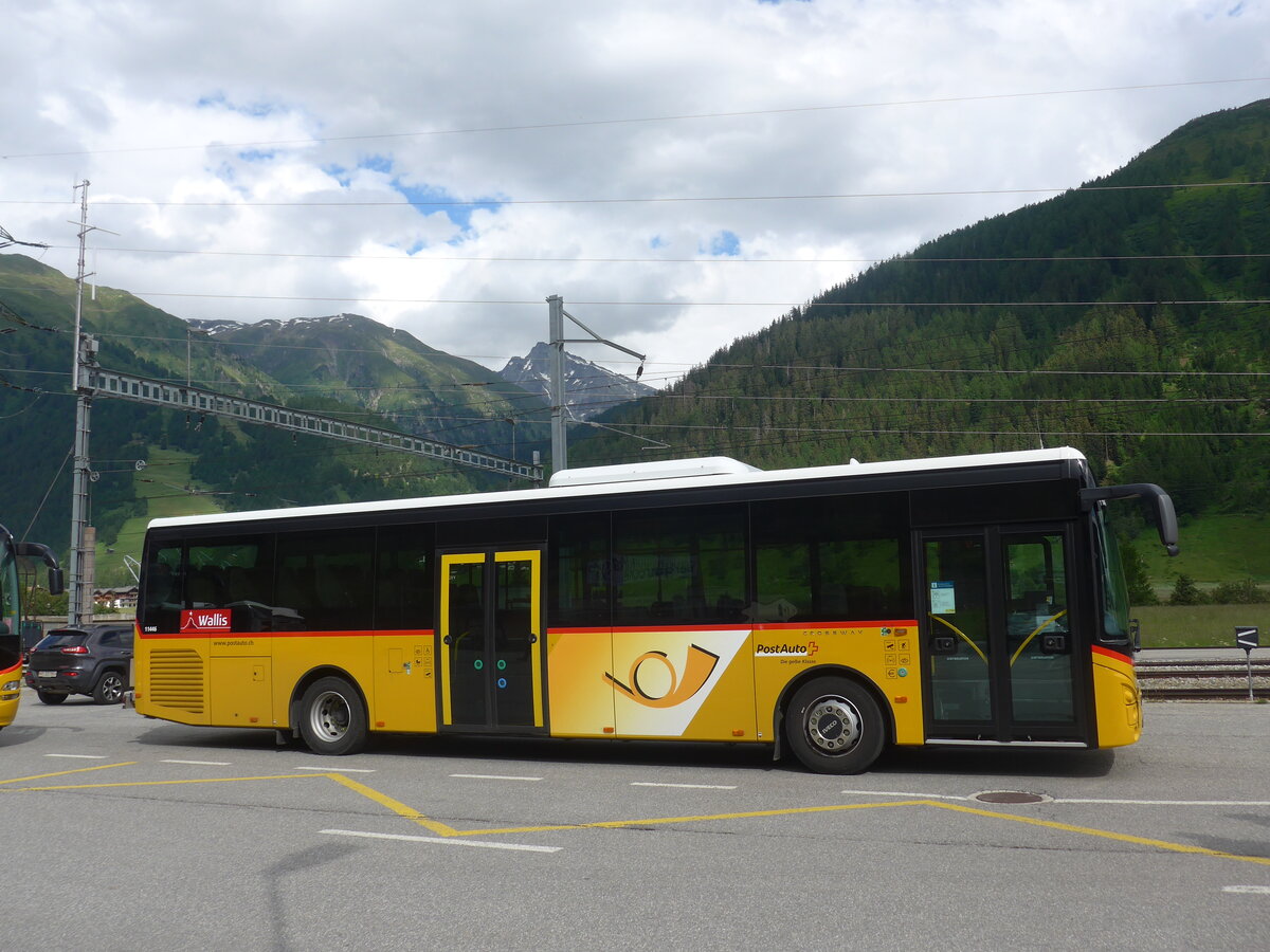 (226'289) - PostAuto Wallis - VS 516'247 - Iveco am 10. Juli 2021 beim Bahnhof Oberwald