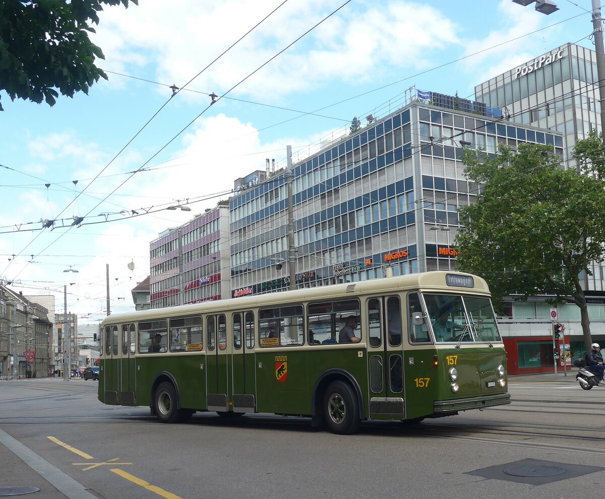 (226'363) - SVB Bern (Bernmobil historique) - Nr. 157/BE 113'157 - FBW/Gangloff am 11. Juli 2021 beim Bahnhof Bern