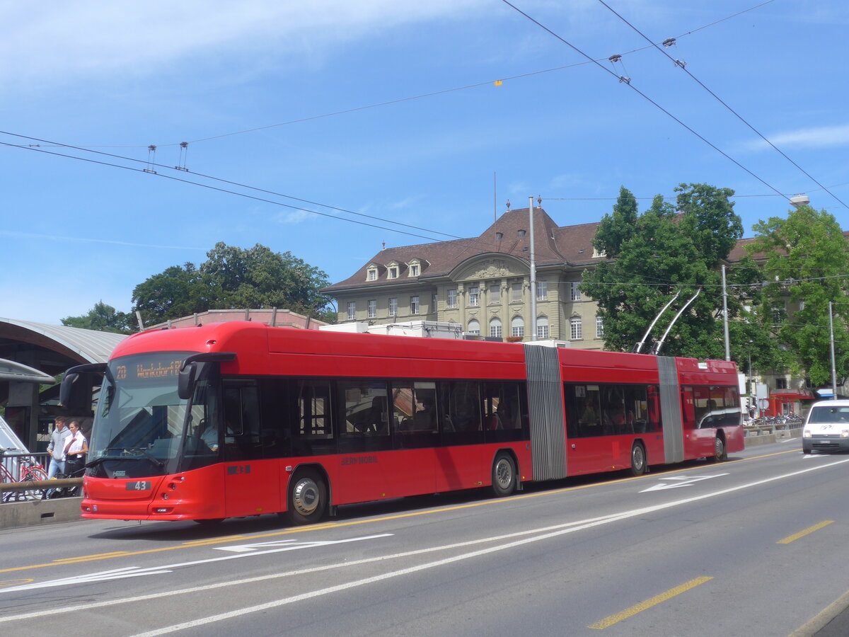 (227'147) - Bernmobil, Bern - Nr. 43 - Hess/Hess Doppelgelenktrolleybus am 9. August 2021 in Bern, Schanzenstrasse
