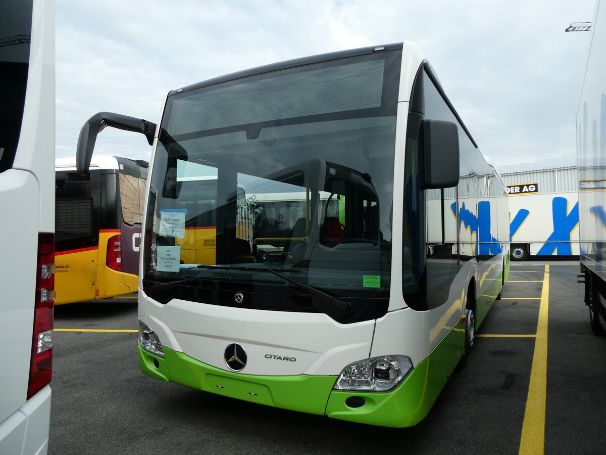 (228'312) - transN, La Chaux-de-Fonds - Nr. 435 - Mercedes am 25. September 2021 in Kerzers, Interbus