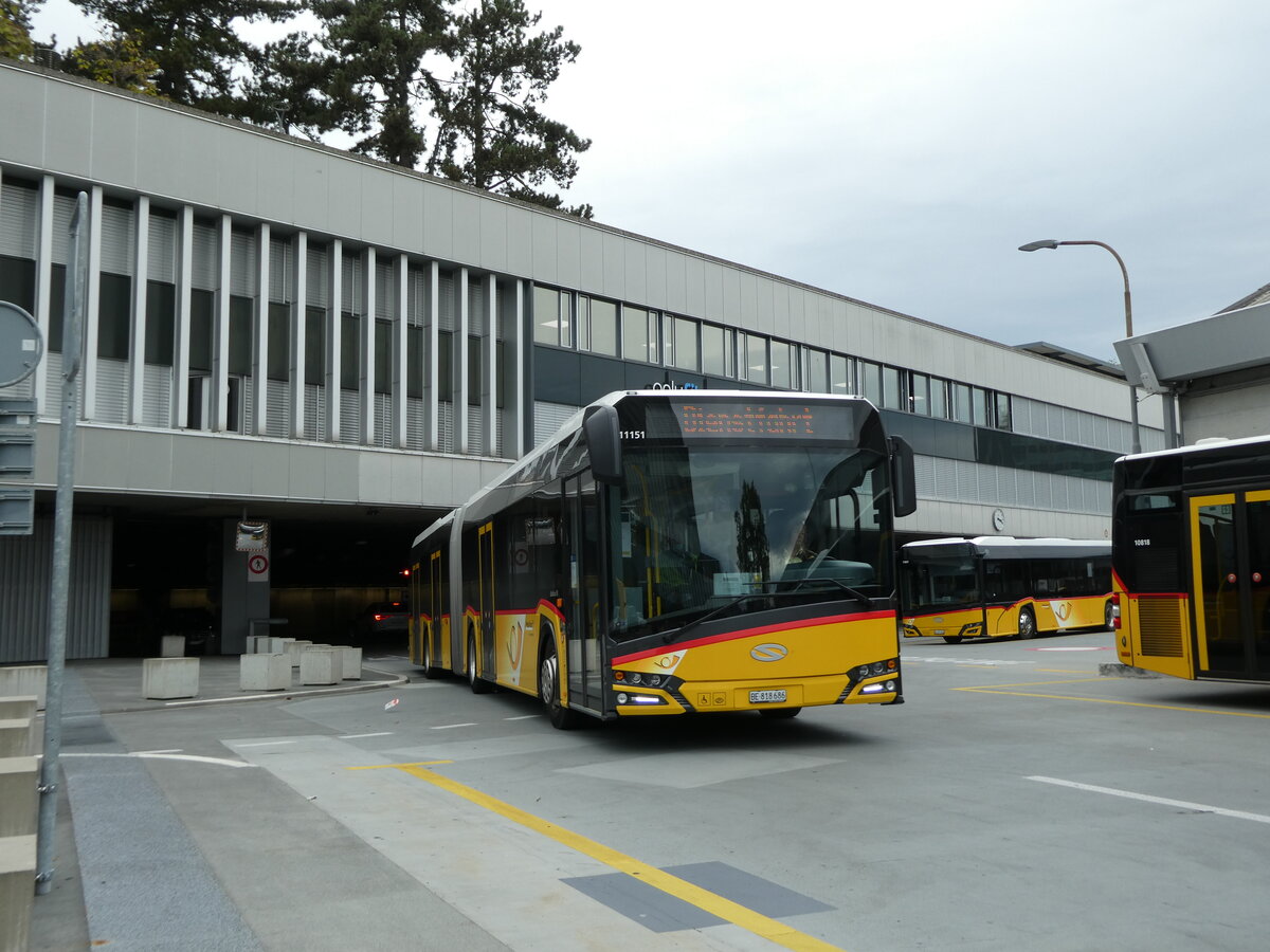 (228'695) - PostAuto Bern - Nr. 11'151/BE 818'686 - Solaris (ex Nr. 686) am 3. Oktober 2021 in Bern, Postautostation