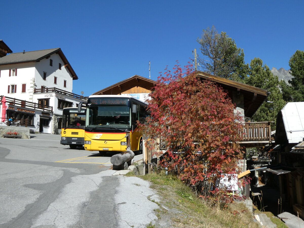 (228'791) - PostAuto Wallis - Nr. 4/VS 355'166 - Irisbus am 10. Oktober 2021 in Arolla, Post (Teilaufnahme)