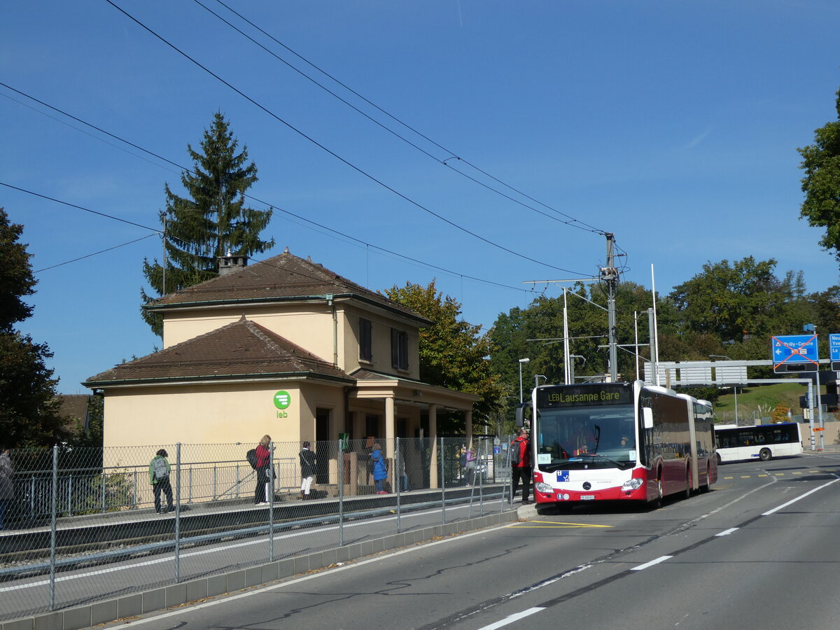 (228'824) - Intertours, Domdidier - FR 300'451 - Mercedes (ex A-Wien) am 11. Oktober 2021 beim Bahnhof Prilly-Chasseur