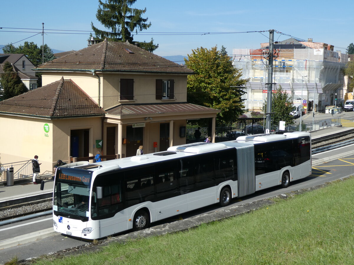 (228'828) - Intertours, Domdidier - FR 300'492 - Mercedes am 11. Oktober 2021 beim Bahnhof Prilly-Chasseur (Einsatz TL)