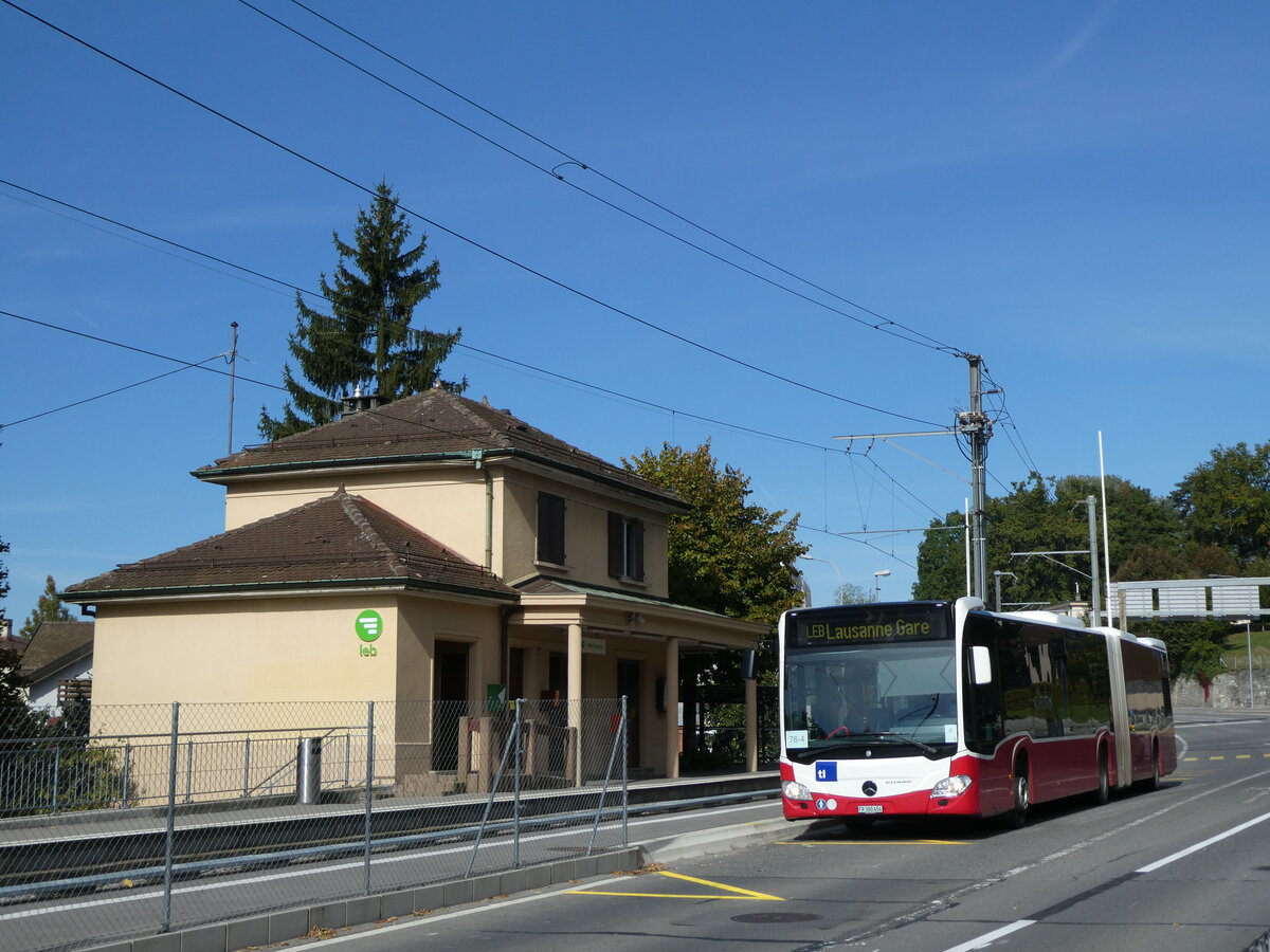 (228'832) - Intertours, Domdidier - FR 300'454 - Mercedes (ex A-Wien) am 11. Oktober 2021 beim Bahnhof Prilly-Chasseur (Einsatz TL)