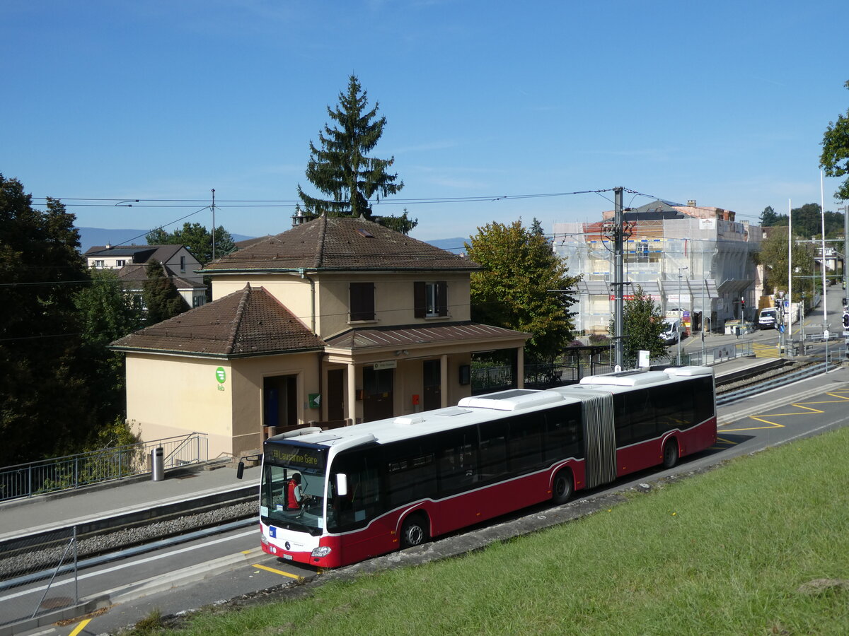 (228'833) - Intertours, Domdidier - FR 300'454 - Mercedes (ex A-Wien) am 11. Oktober 2021 beim Bahnhof Prilly-Chasseur (Einsatz TL)
