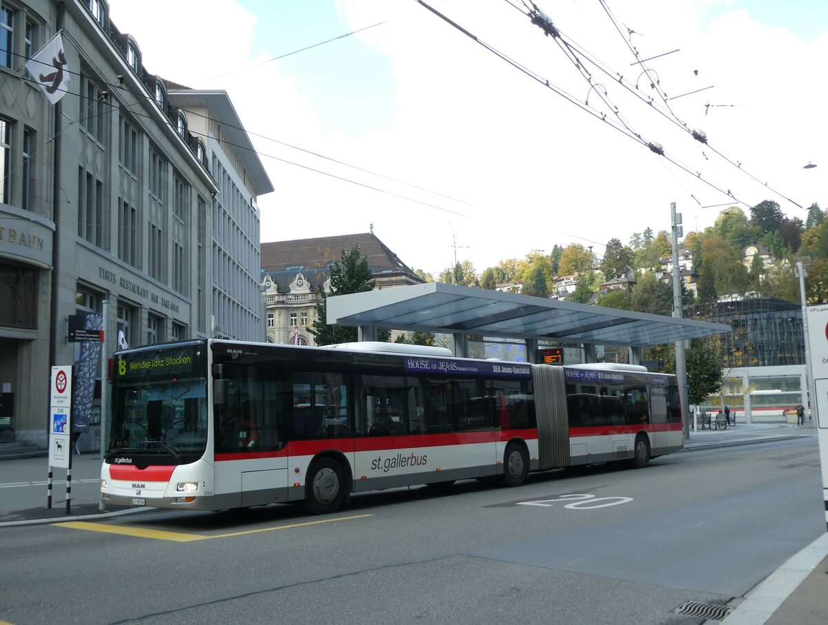 (229'096) - St. Gallerbus, St. Gallen - Nr. 284/SG 198'284 - MAN am 13. Oktober 2021 beim Bahnhof St. Gallen