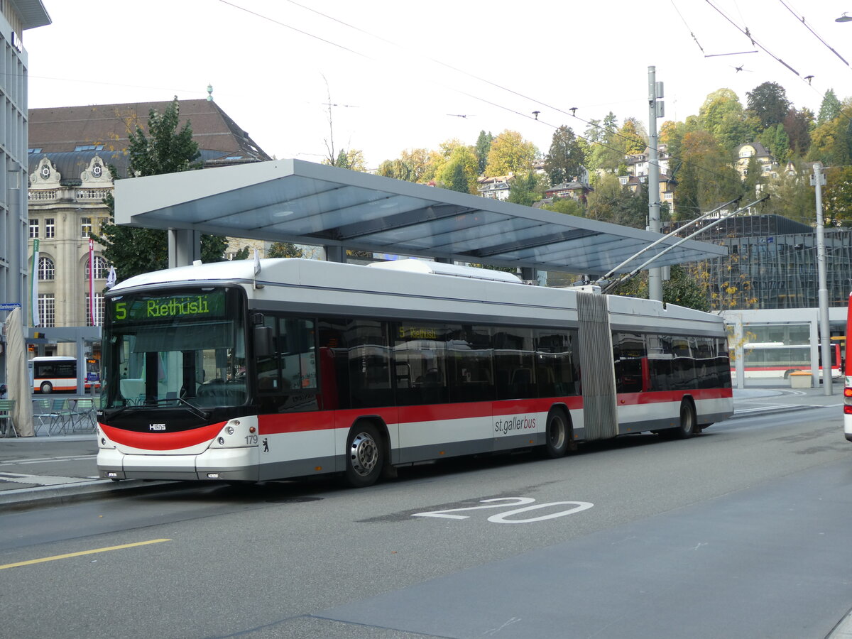 (229'097) - St. Gallerbus, St. Gallen - Nr. 179 - Hess/Hess Gelenktrolleybus am 13. Oktober 2021 beim Bahnhof St. Gallen