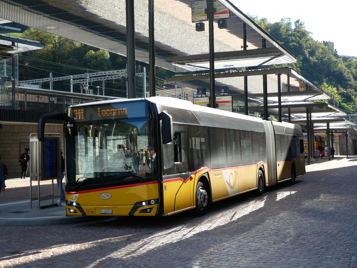 (229'205) - AutoPostale Ticino - TI 339'211 - Solaris am 14. Oktober 2021 beim Bahnhof Bellinzona