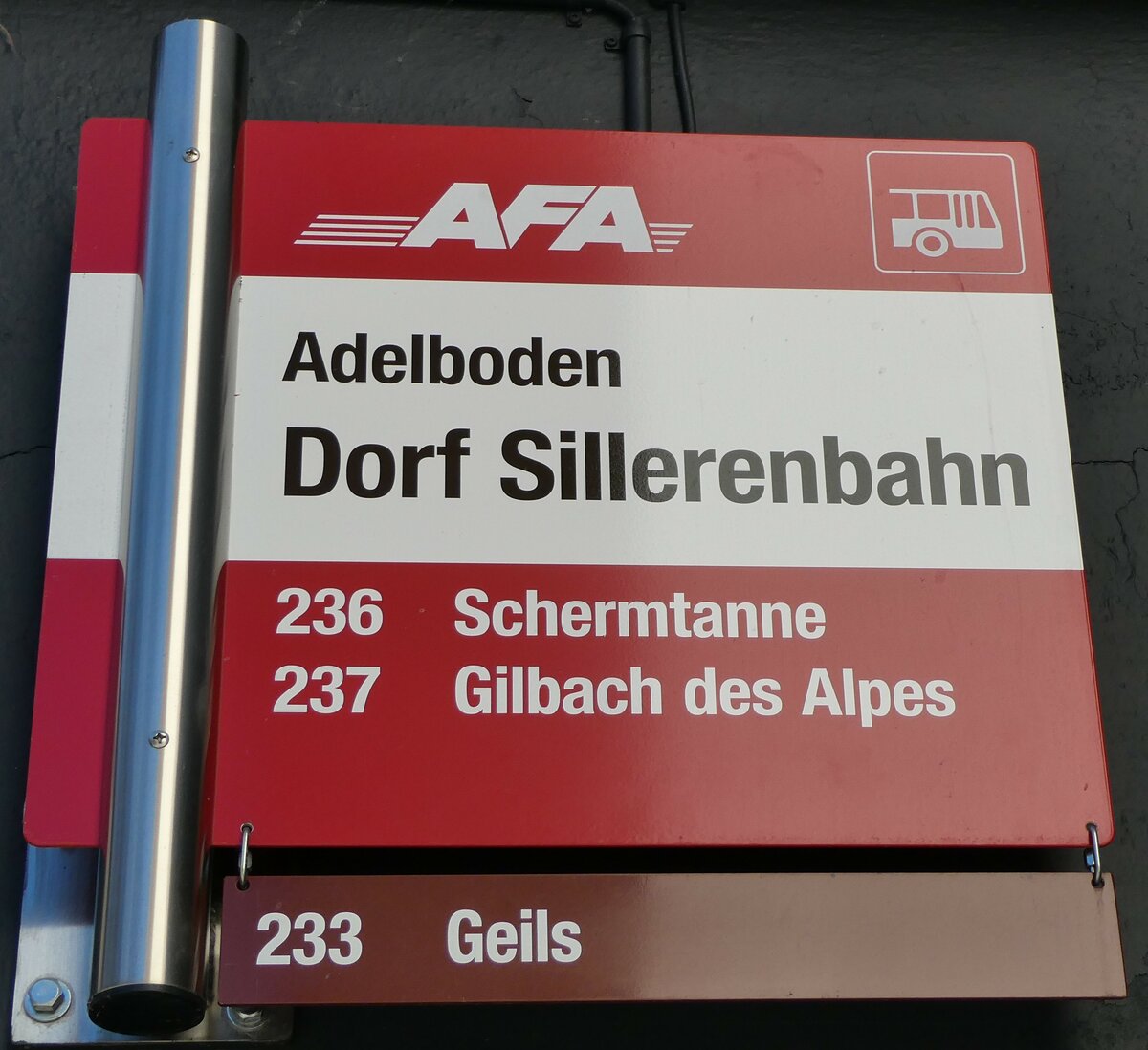 (229'412) - AFA/Portenier-Haltestellenschild - Adelboden, Dorf Sillerenbahn - am 18. Oktober 2021