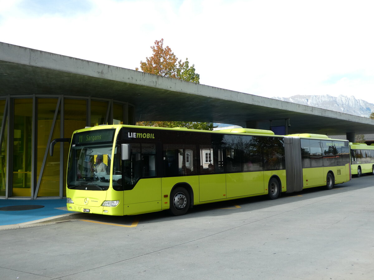 (229'520) - PLA Vaduz - Nr. 55/FL 39'855 - Mercedes am 20. Oktober 2021 beim Bahnhof Schaan