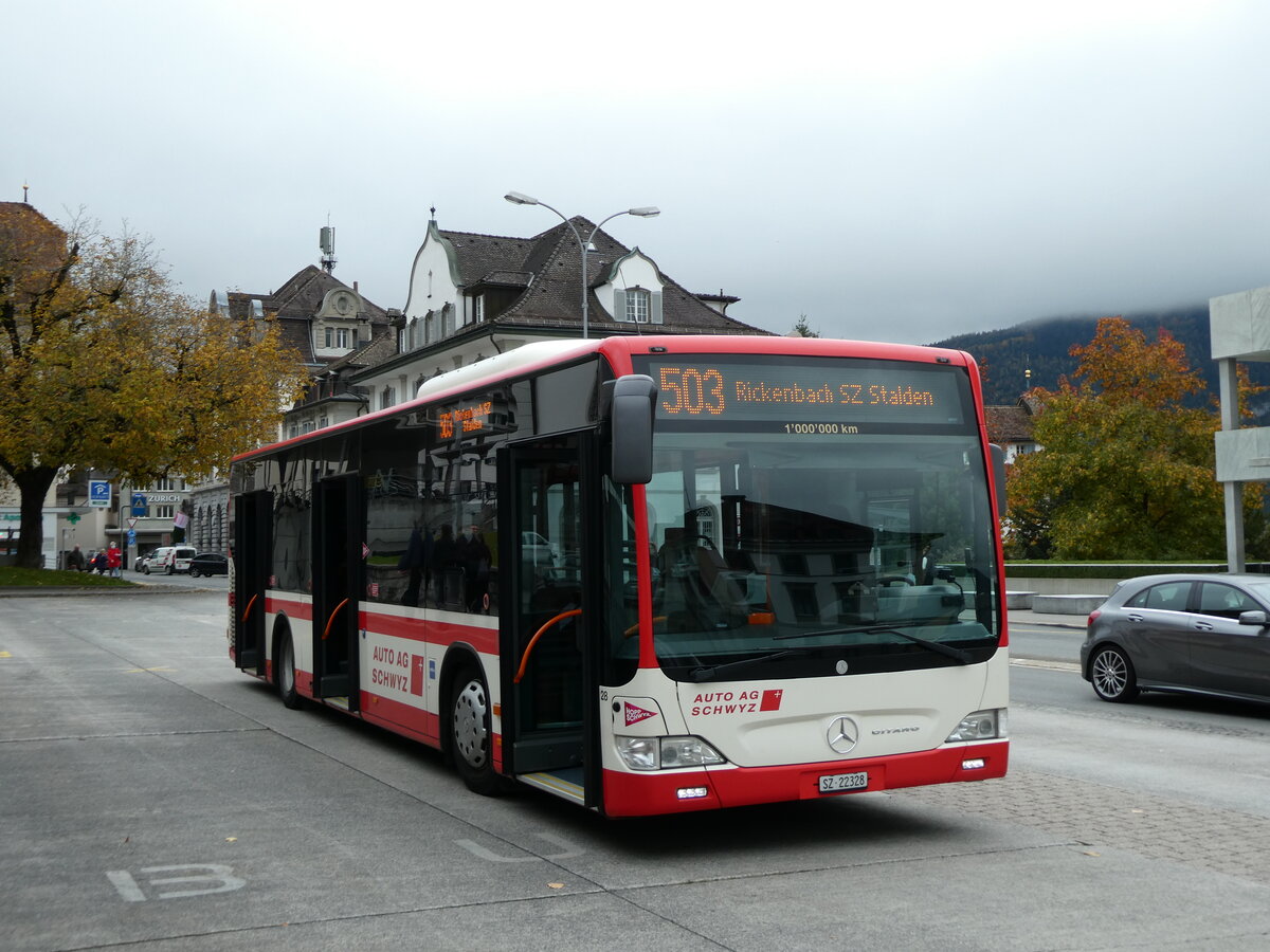(229'617) - AAGS Schwyz - Nr. 28/SZ 22'328 - Mercedes am 22. Oktober 2021 in Schwyz, Zentrum