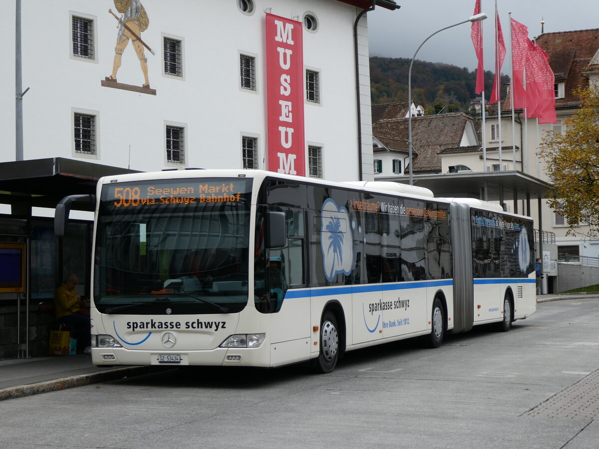 (229'624) - AAGS Schwyz - Nr. 34/SZ 53'434 - Mercedes am 22. Oktober 2021 in Schwyz, Zentrum