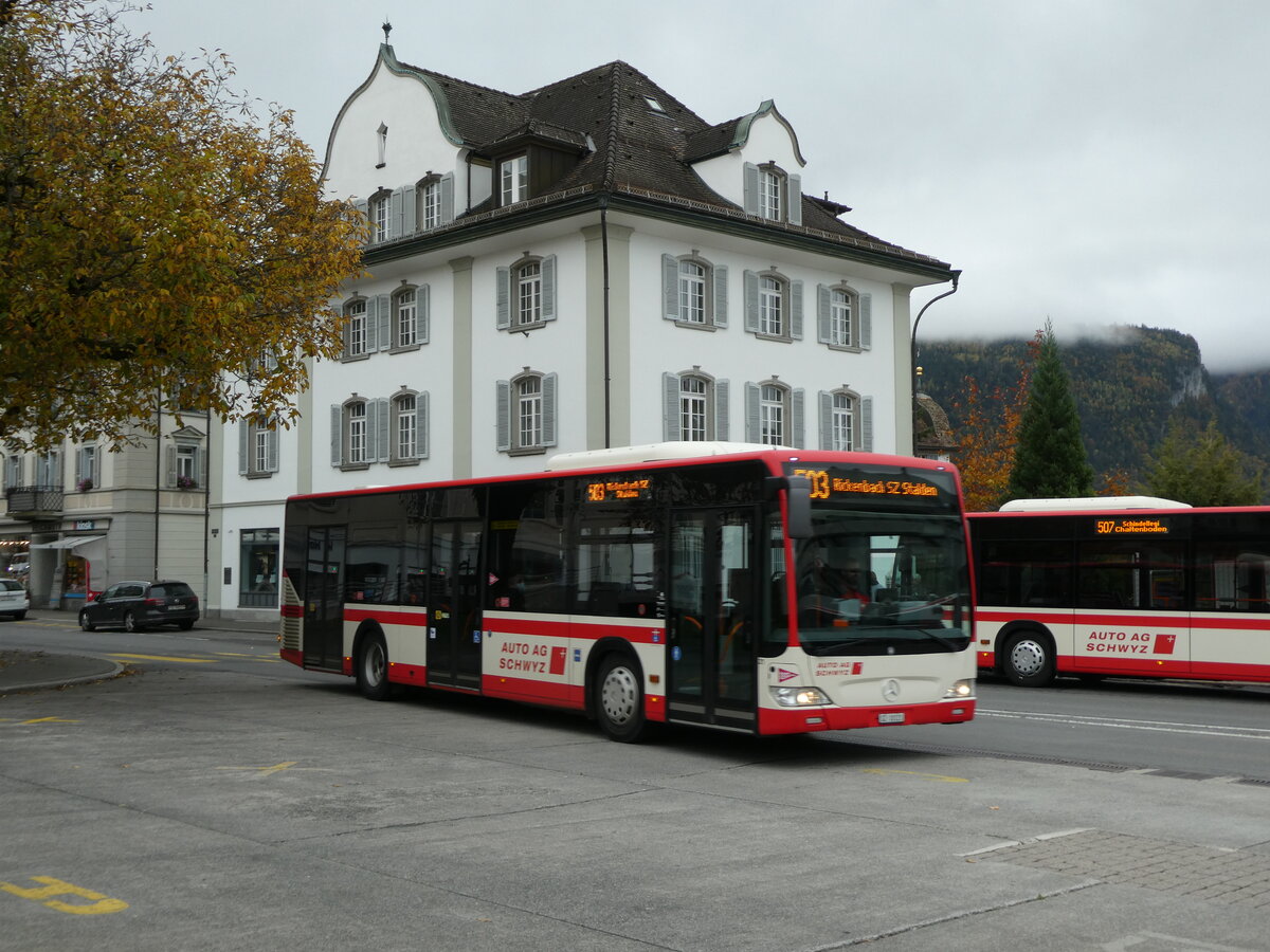 (229'659) - AAGS Schwyz - Nr. 21/SZ 10'121 - Mercedes am 22. Oktober 2021 in Schwyz, Zentrum