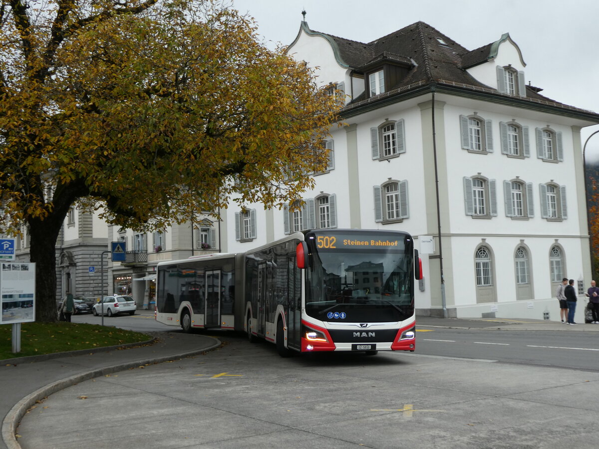 (229'660) - AAGS Schwyz - Nr. 10/SZ 5810 - MAN am 22. Oktober 2021 in Schwyz, Zentrum
