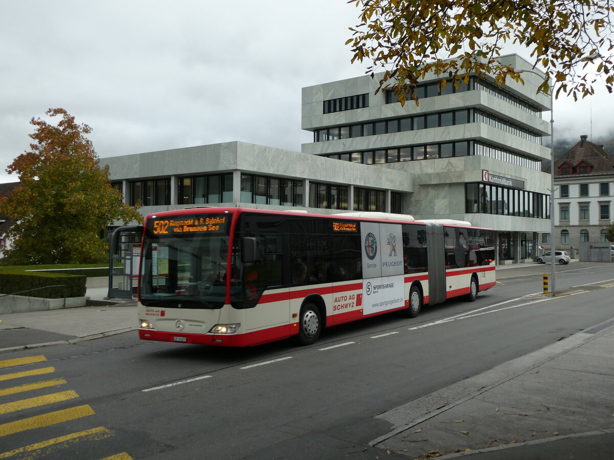 (229'663) - AAGS Schwyz - Nr. 37/SZ 61'637 - Mercedes am 22. Oktober 2021 in Schwyz, Zentrum