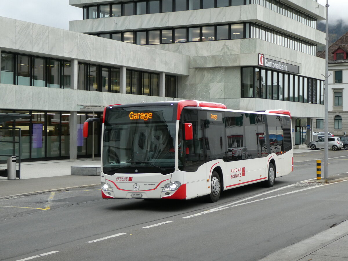 (229'664) - AAGS Schwyz - Nr. 3/SZ 5003 - Mercedes am 22. Oktober 2021 in Schwyz, Zentrum