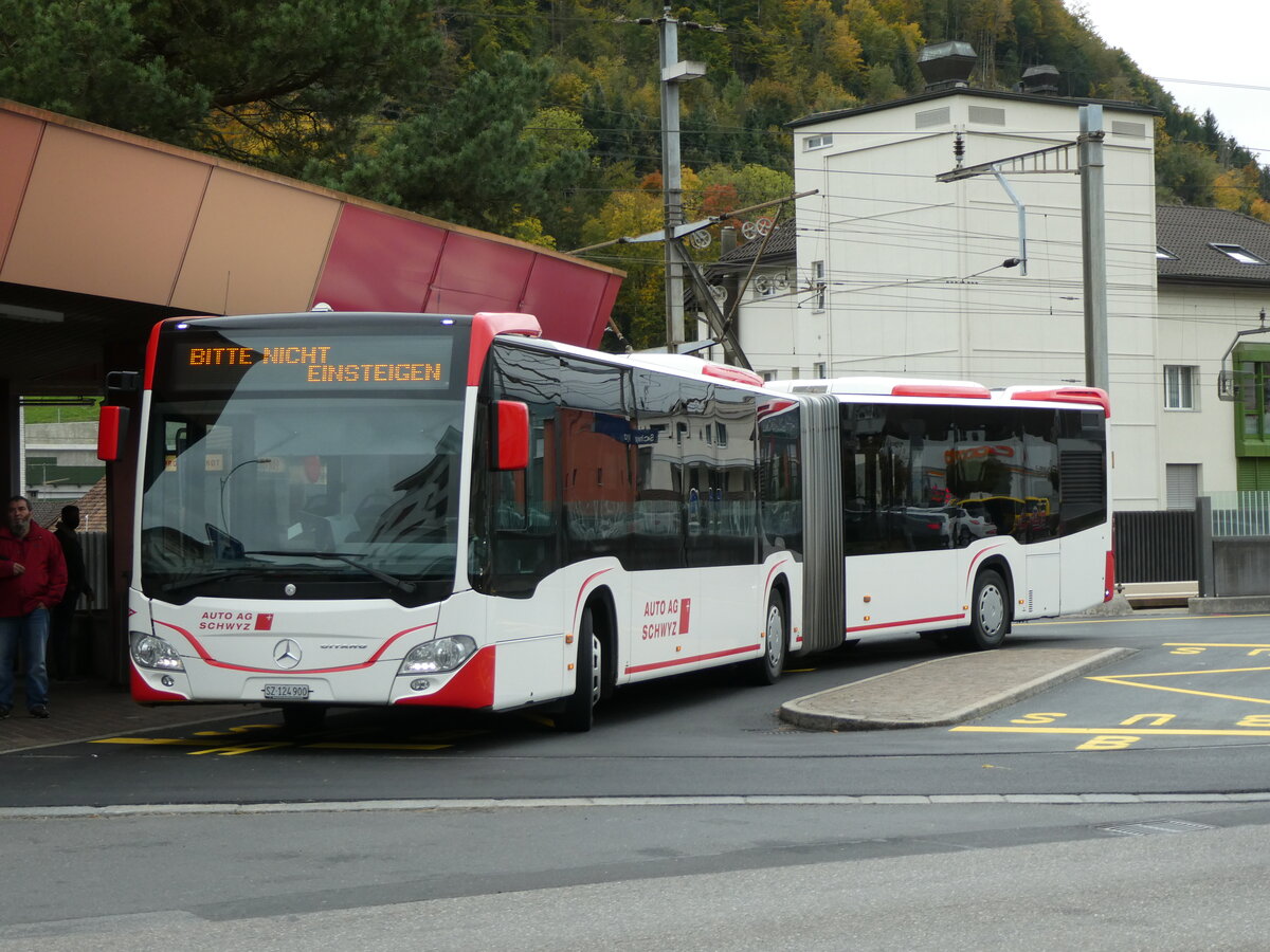 (229'673) - AAGS Schwyz - Nr. 51/SZ 124'900 - Mercedes (ex Auf der Maur, Steinen Nr. 251; ex ZVB Zug Nr. 62) am 22. Oktober 2021 beim Bahnhof Schwyz