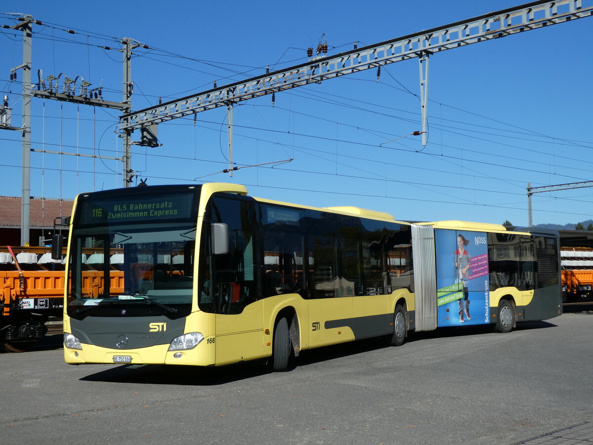 (229'853) - STI Thun - Nr. 166/BE 752'166 - Mercedes am 24. Oktober 2021 beim Bahnhof Wimmis