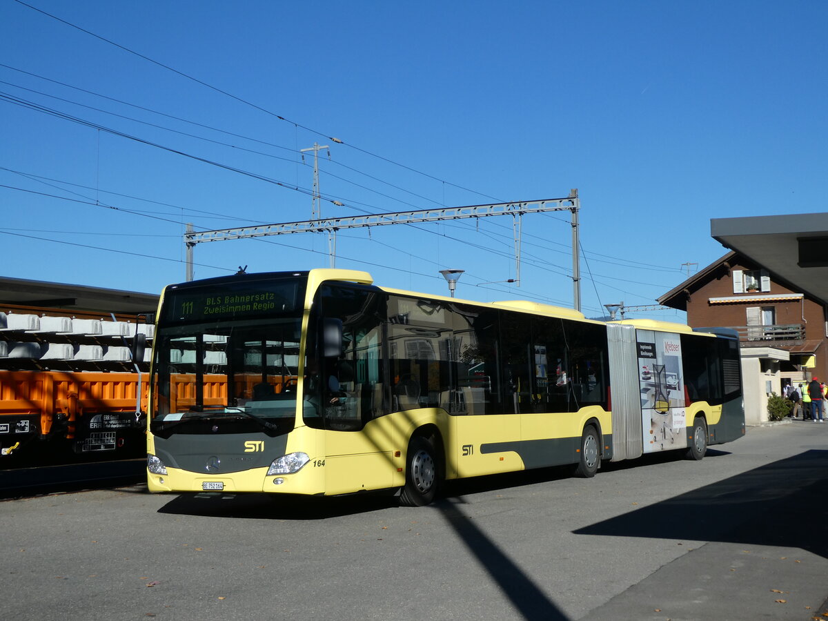 (229'857) - STI Thun - Nr. 164/BE 752'164 - Mercedes am 24. Oktober 2021 beim Bahnhof Wimmis